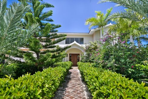 Villa for Sale in Cocotal Golf & Country Club Punta Cana Iana Rogova
